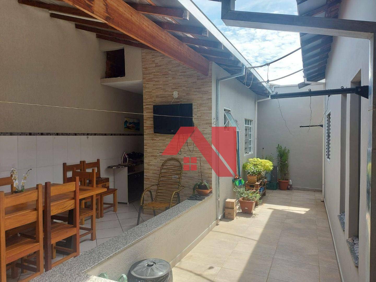 Casa à venda com 3 quartos, 160m² - Foto 1