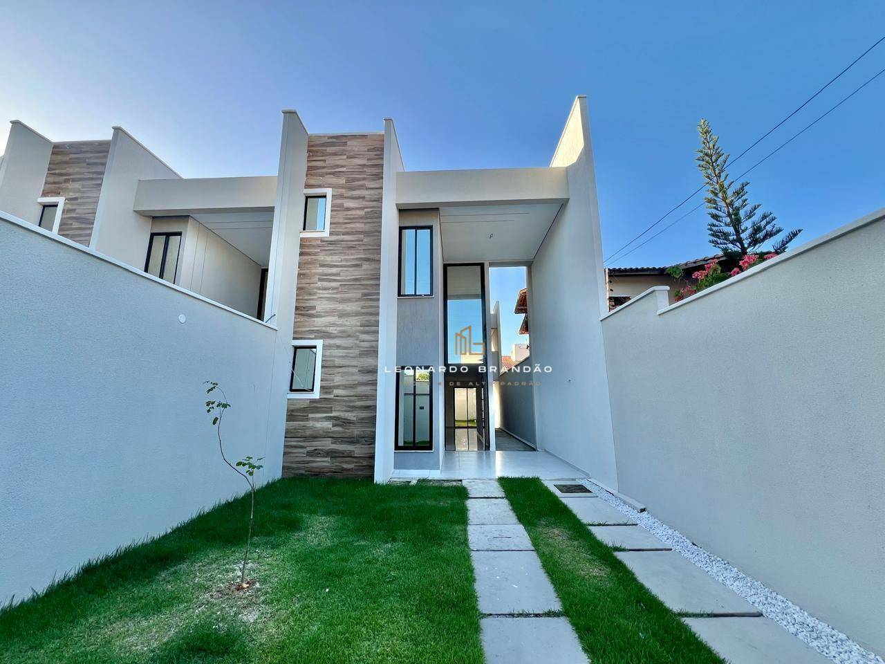 Casa à venda com 4 quartos, 162m² - Foto 2