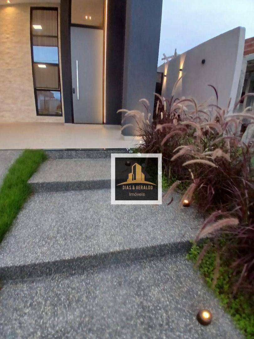 Casa de Condomínio à venda com 3 quartos, 250m² - Foto 3