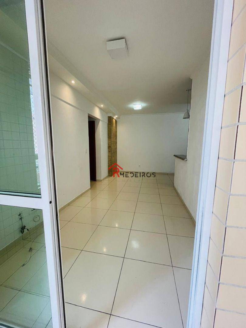 Apartamento à venda com 2 quartos, 68m² - Foto 7