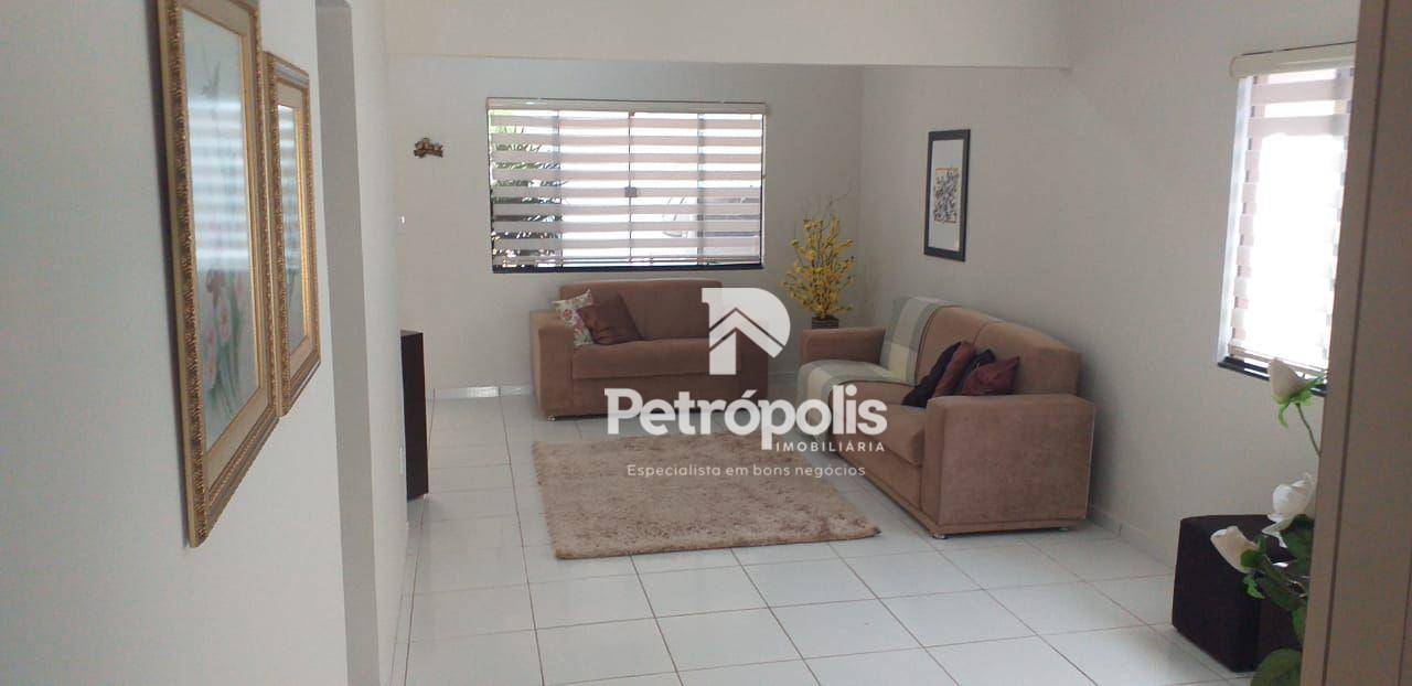 Casa à venda com 3 quartos, 214m² - Foto 2