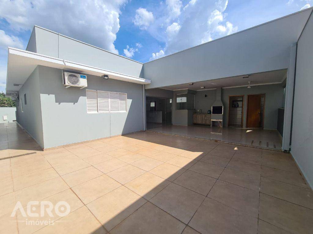 Casa à venda com 3 quartos, 247m² - Foto 7