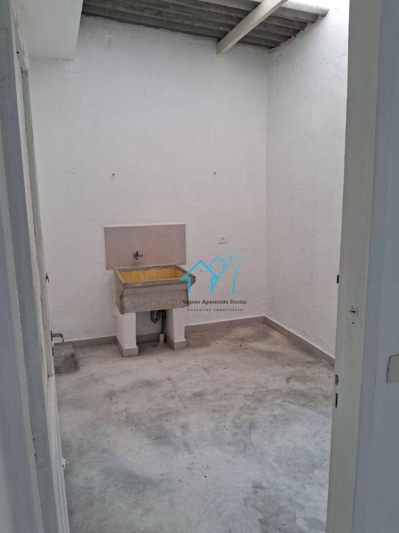 Casa para alugar com 3 quartos, 120m² - Foto 17