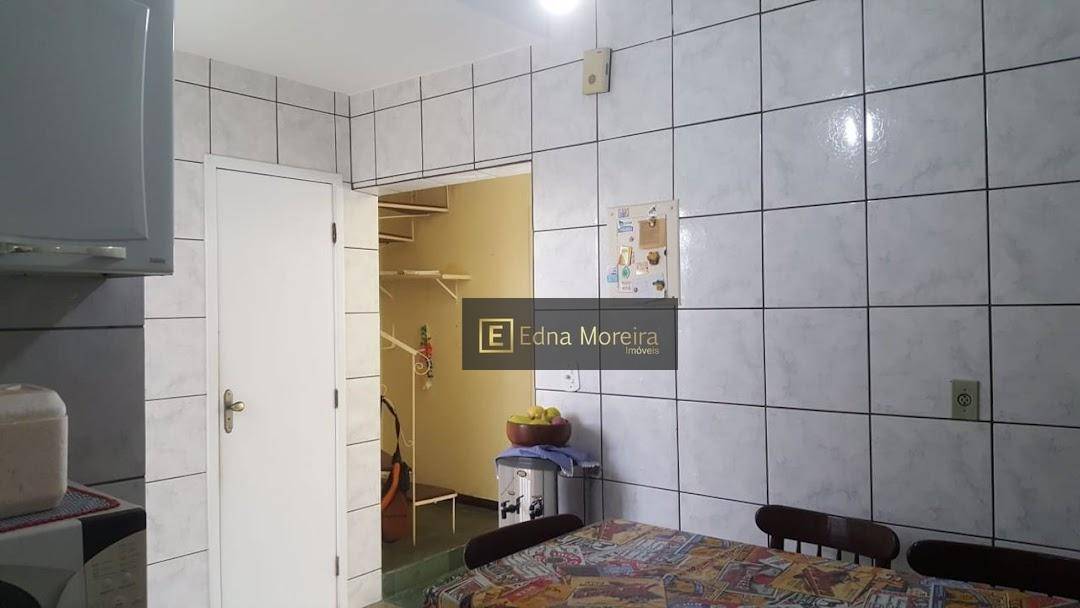 Apartamento à venda com 4 quartos, 200m² - Foto 2