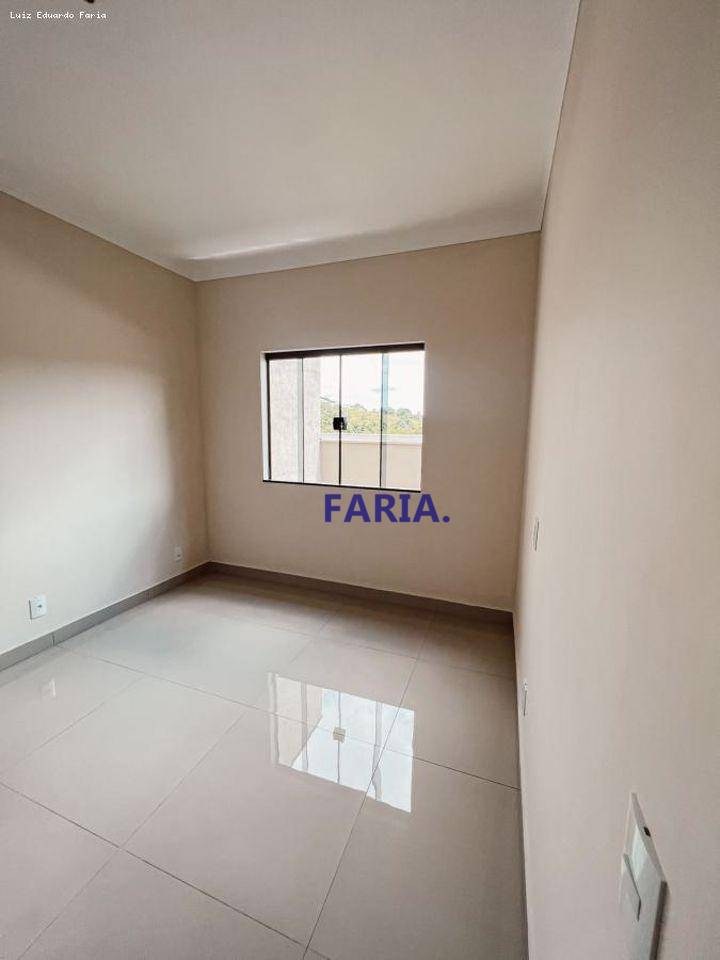 Casa à venda com 2 quartos, 102m² - Foto 8