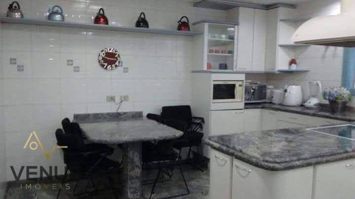 Casa de Condomínio para alugar com 3 quartos, 330m² - Foto 7