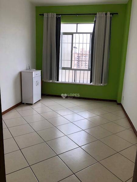 Apartamento à venda com 2 quartos, 70m² - Foto 1