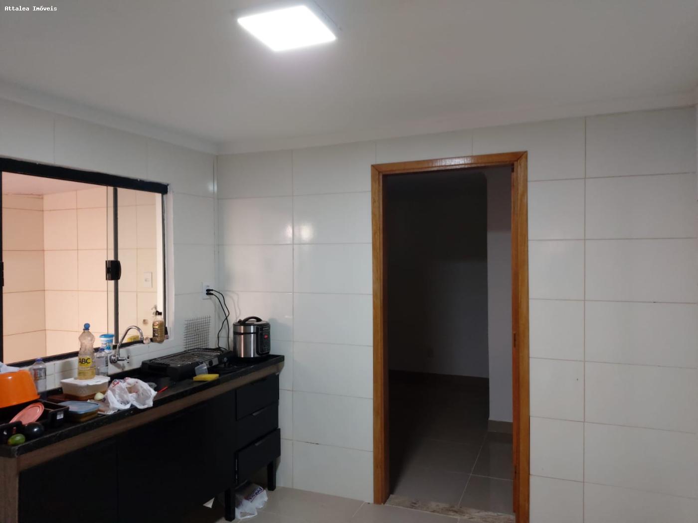 Casa à venda com 3 quartos, 200m² - Foto 9