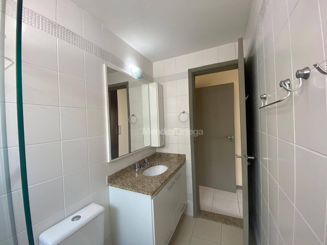 Apartamento para alugar com 3 quartos, 93m² - Foto 2