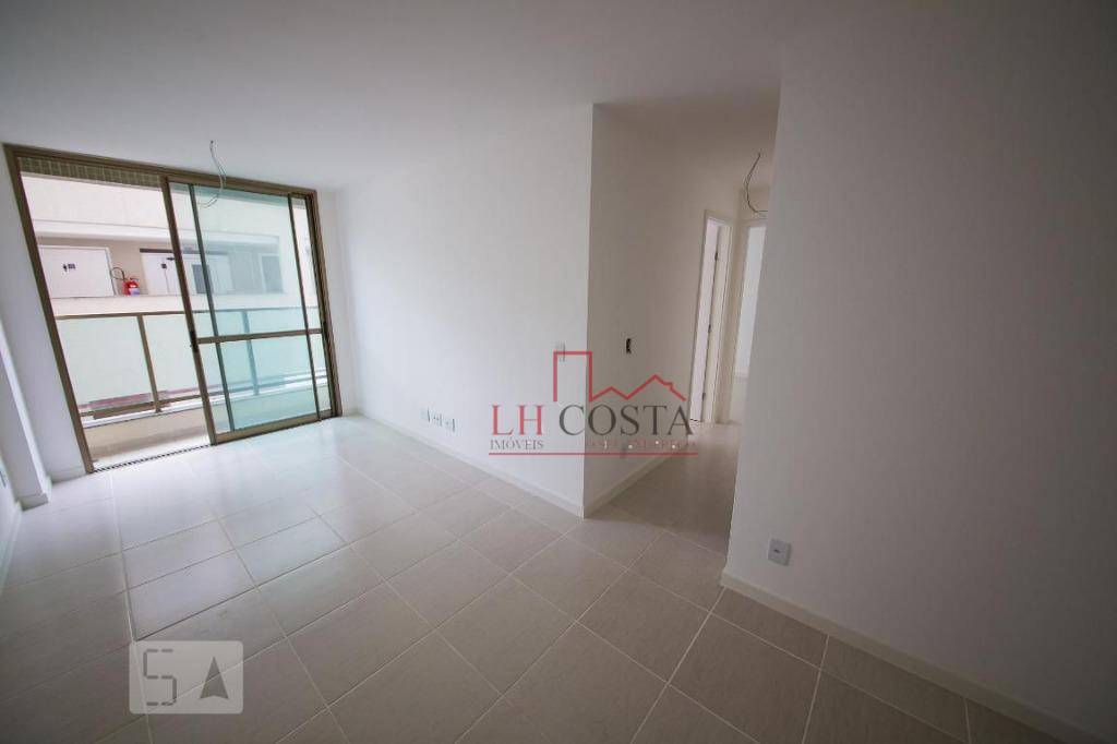 Apartamento à venda com 2 quartos, 60m² - Foto 2