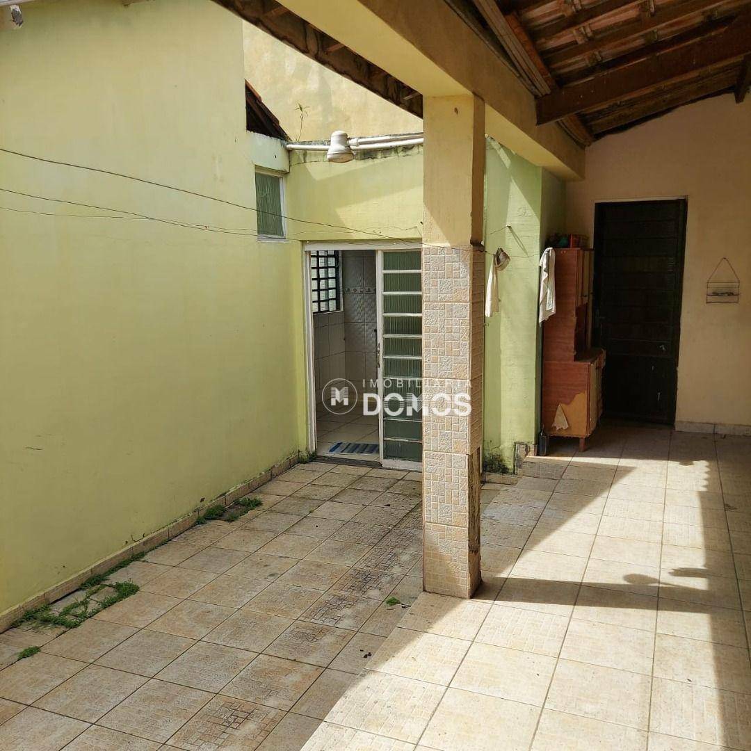 Casa à venda com 4 quartos, 180m² - Foto 10