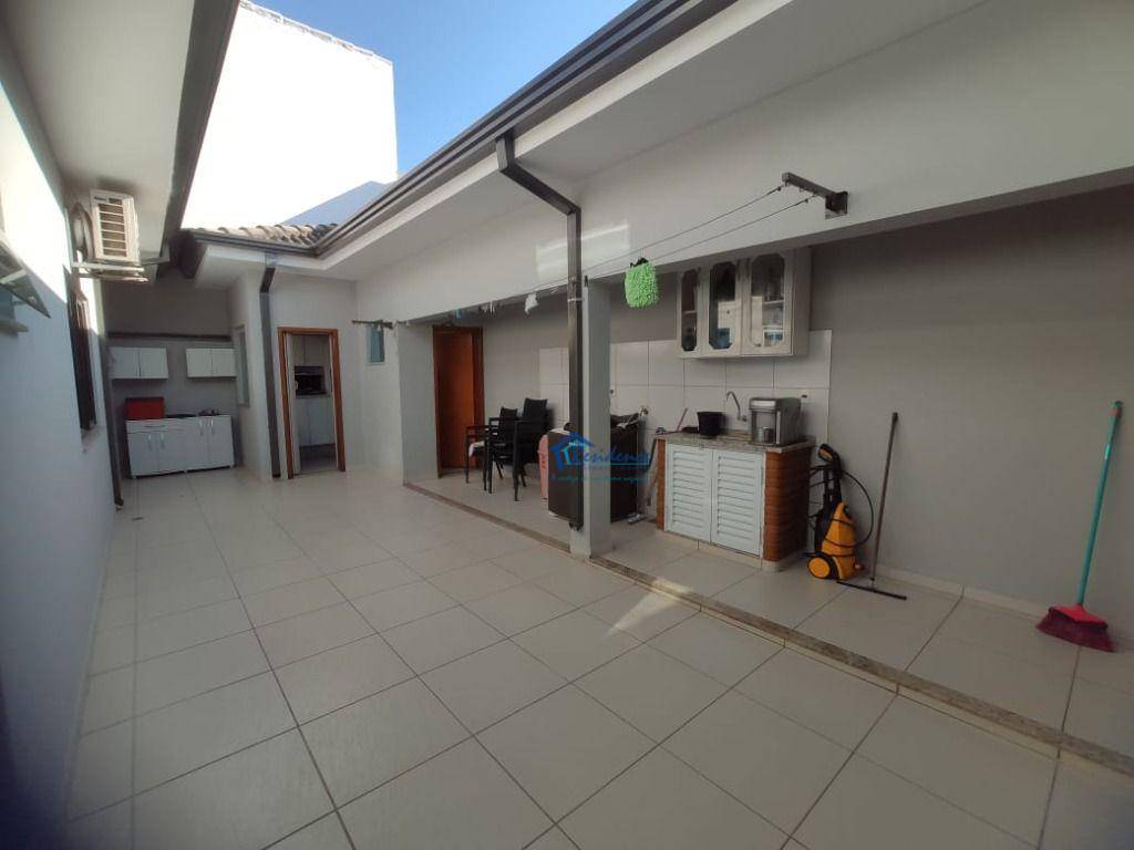 Casa à venda com 3 quartos, 165m² - Foto 9