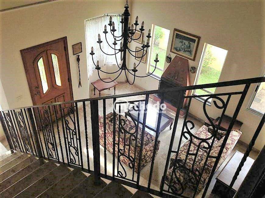 Casa de Condomínio à venda com 3 quartos, 330m² - Foto 2