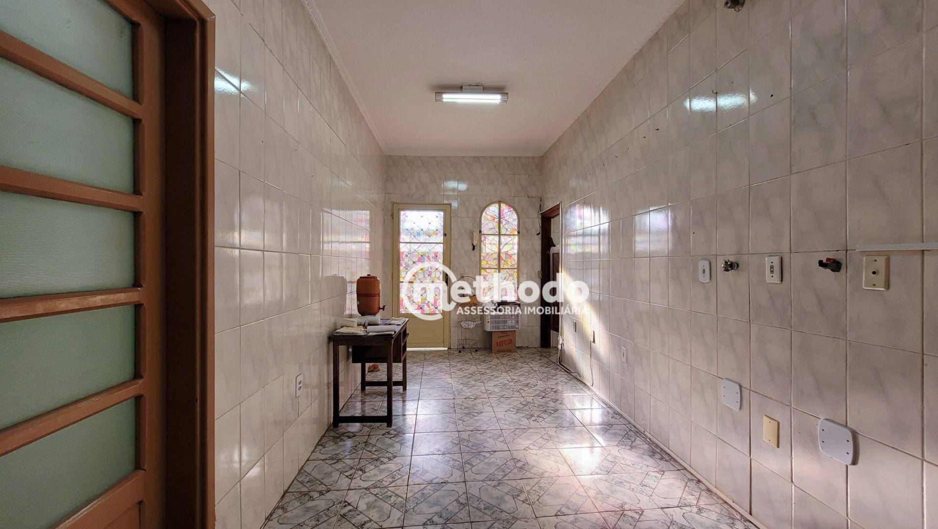 Casa à venda com 6 quartos, 250m² - Foto 42