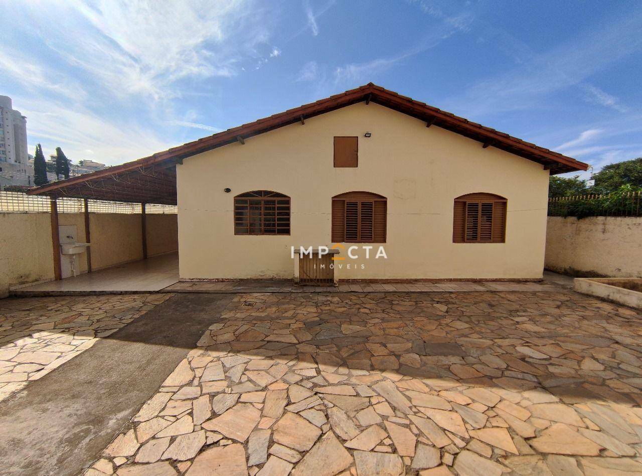 Casa à venda com 4 quartos, 177m² - Foto 7