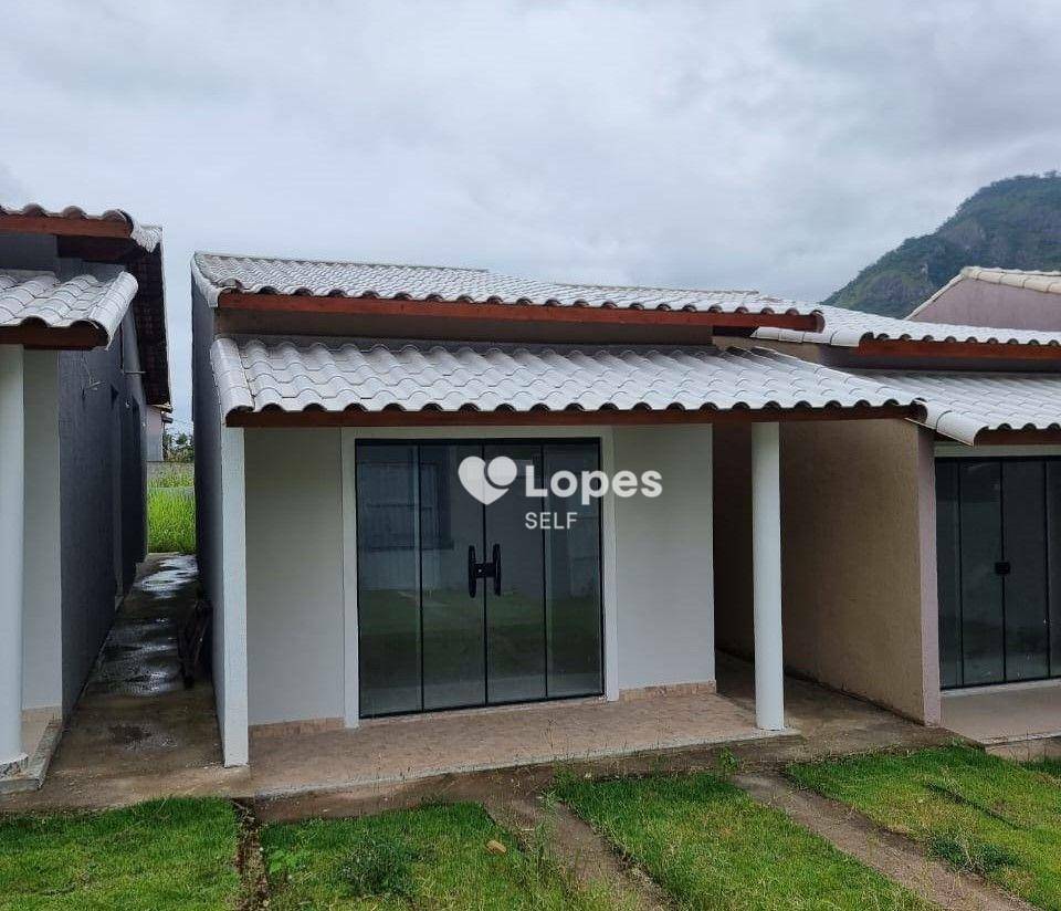 Casa à venda com 2 quartos, 70m² - Foto 1