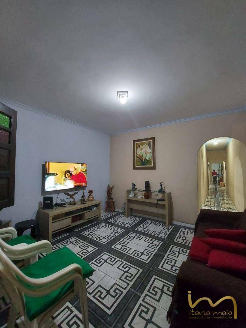 Casa à venda com 2 quartos, 90m² - Foto 2