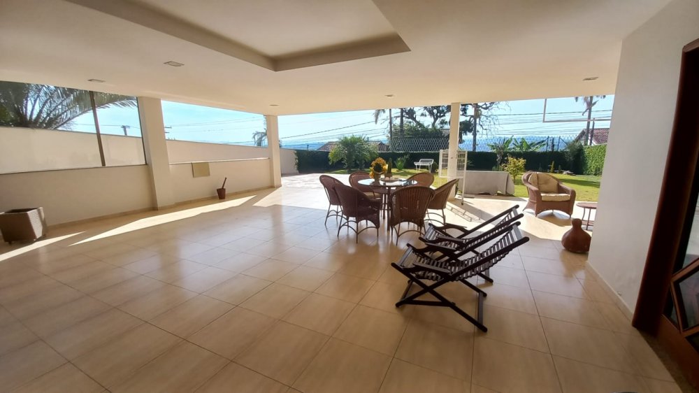 Casa à venda com 5 quartos, 650m² - Foto 4