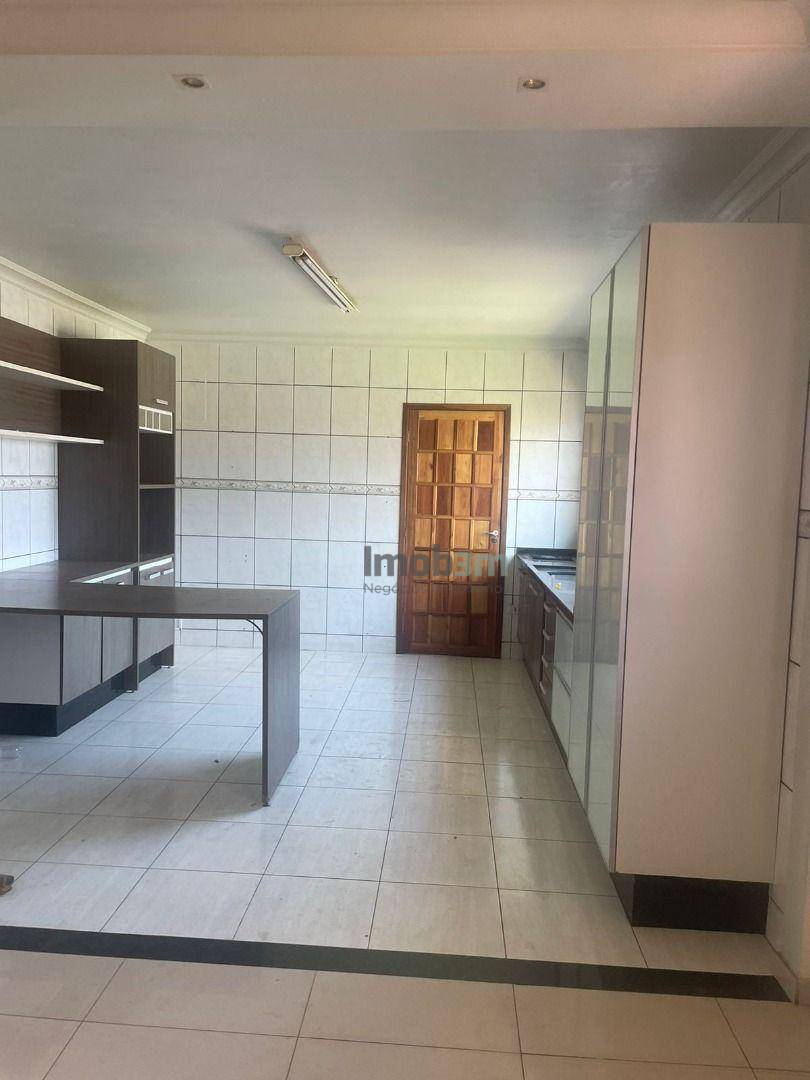 Sobrado, 4 quartos, 182 m² - Foto 2