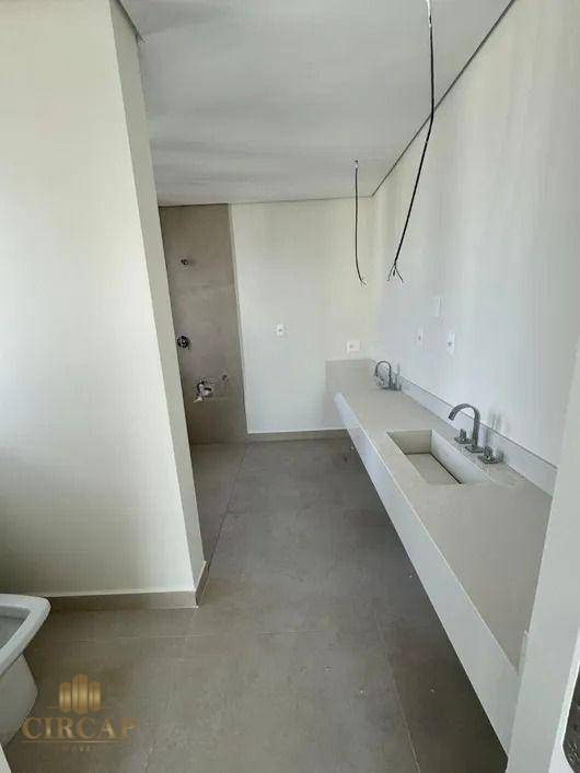 Apartamento à venda com 3 quartos, 232m² - Foto 12