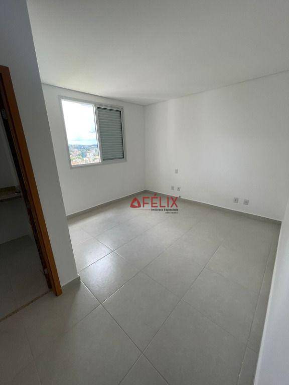 Apartamento à venda com 3 quartos, 155m² - Foto 19