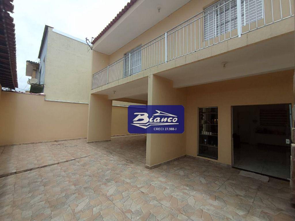 Casa à venda com 3 quartos, 236m² - Foto 2