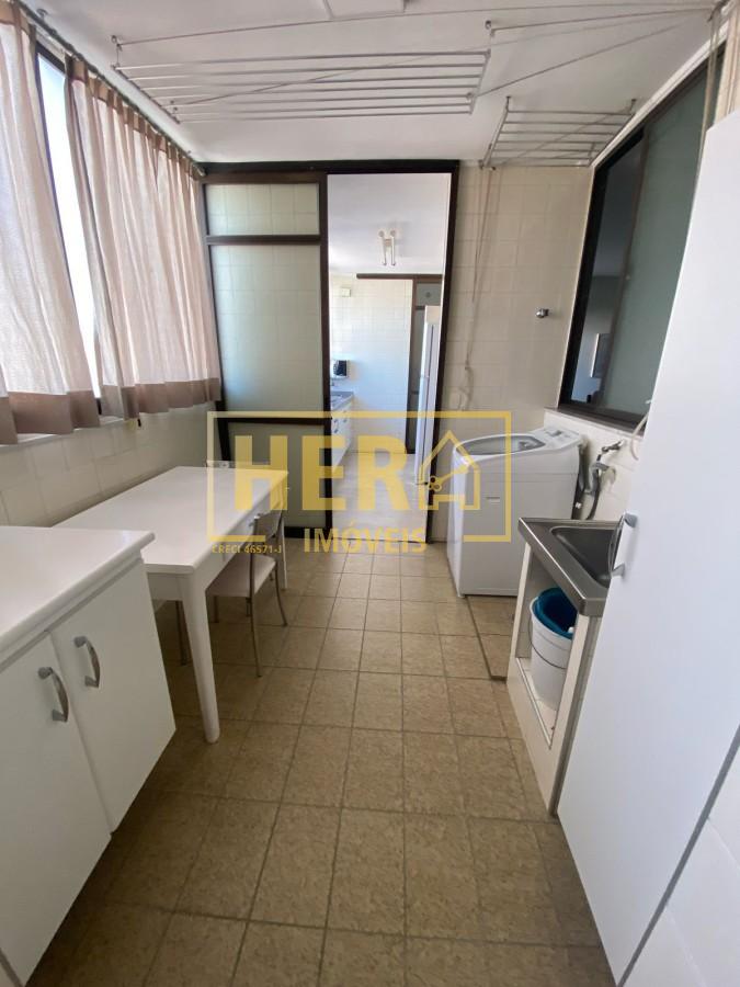 Apartamento à venda com 3 quartos, 145m² - Foto 4