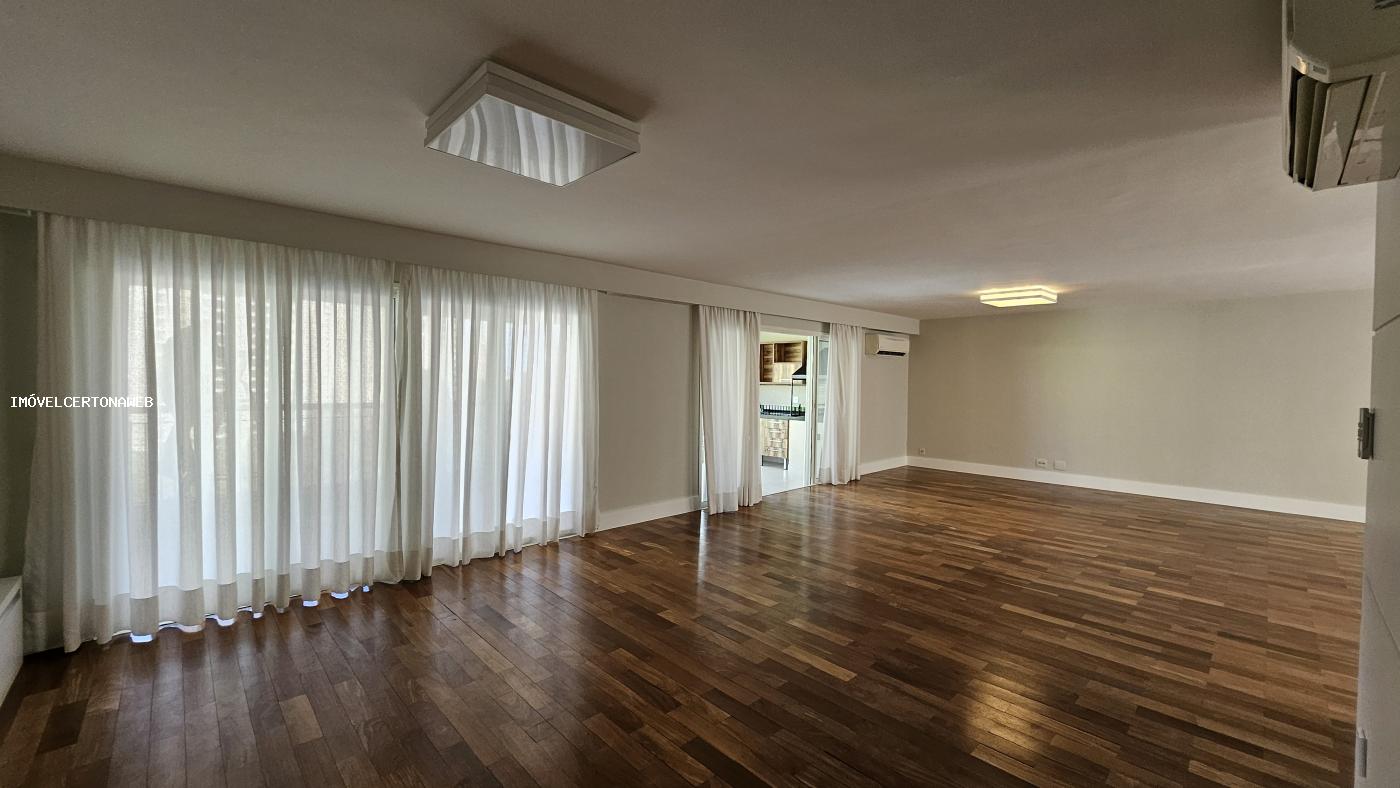 Apartamento à venda com 4 quartos, 317m² - Foto 3