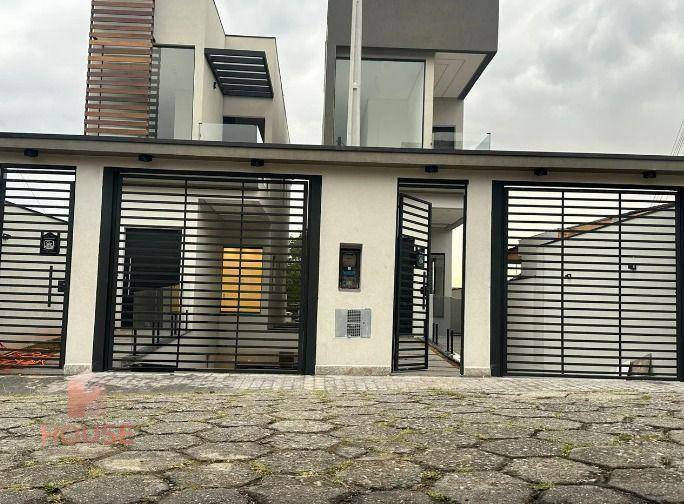 Sobrado à venda com 3 quartos, 158m² - Foto 1