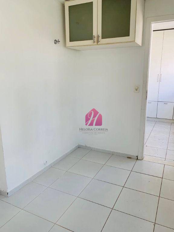 Apartamento à venda com 3 quartos, 200m² - Foto 19