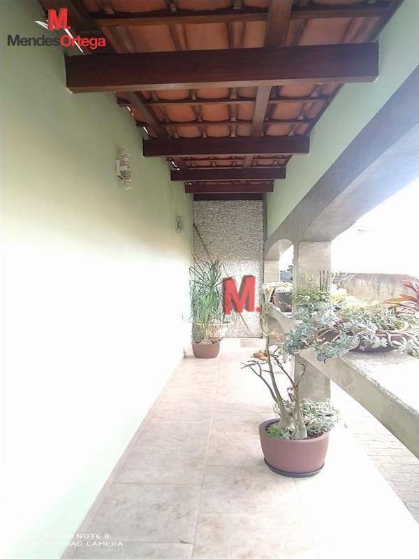 Casa à venda com 4 quartos, 360m² - Foto 12