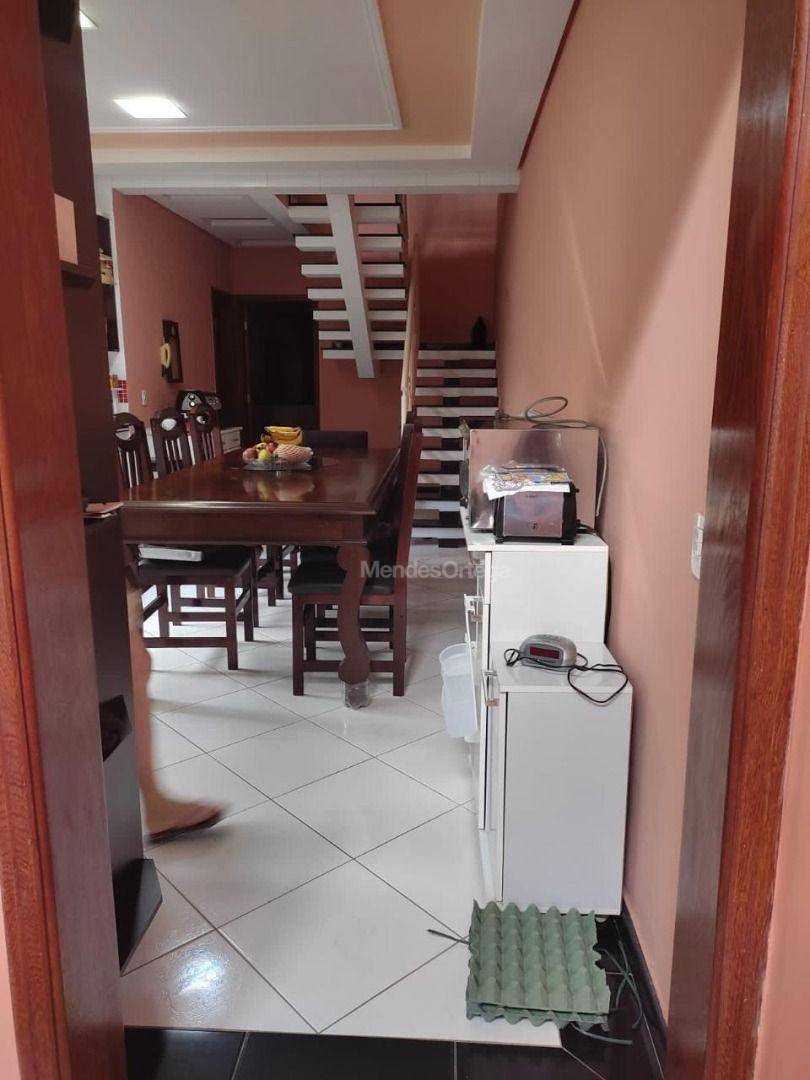 Casa à venda com 4 quartos, 234m² - Foto 30