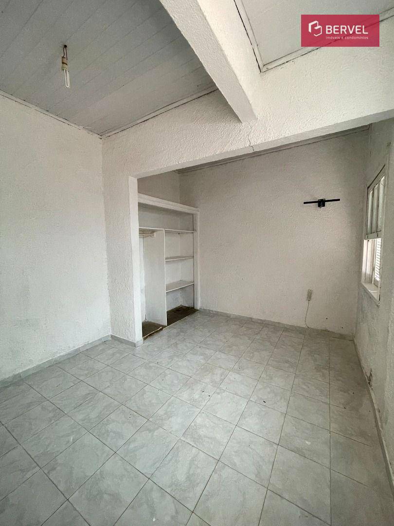 Casa para alugar com 6 quartos, 155m² - Foto 26