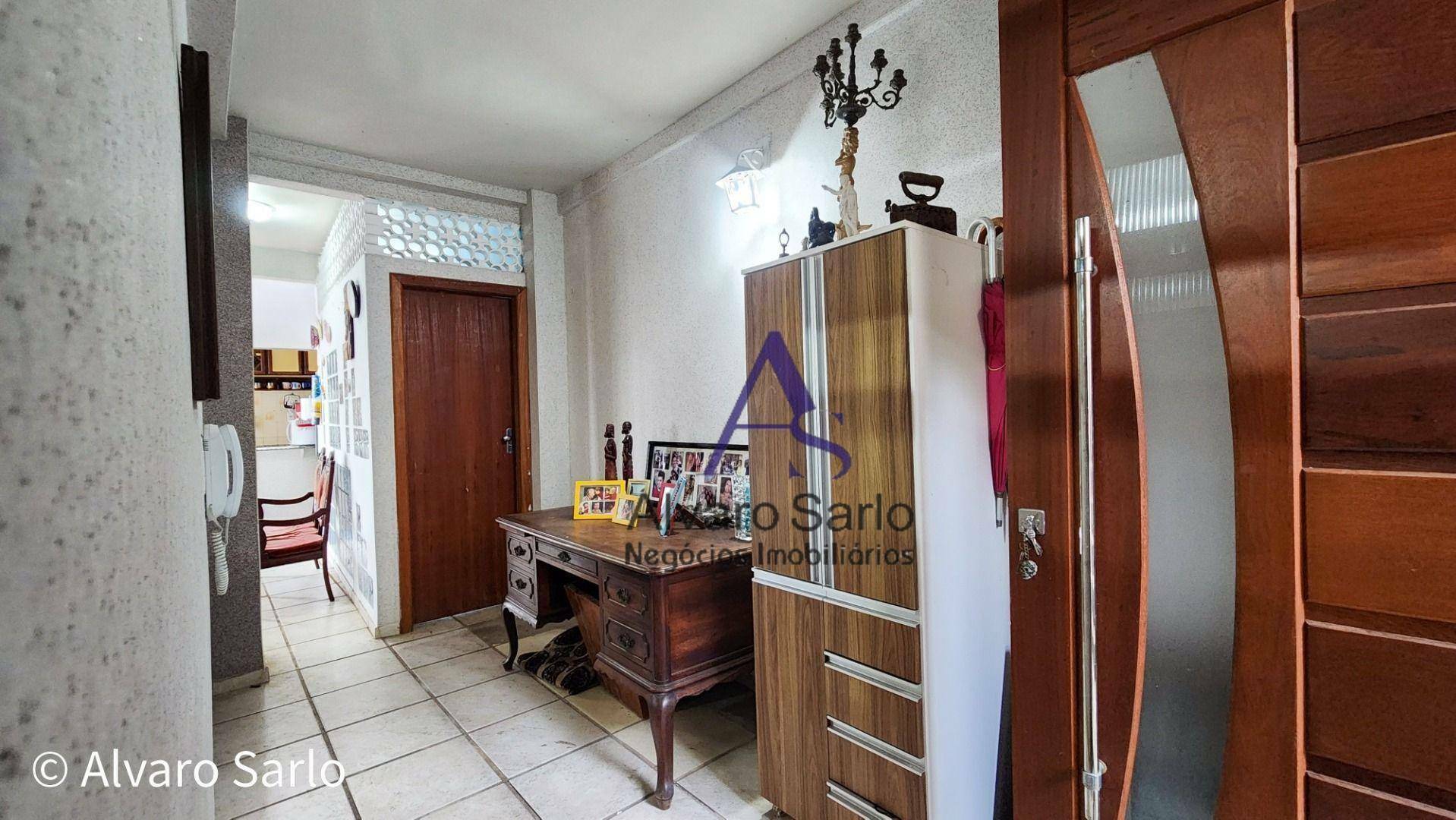 Casa à venda com 4 quartos, 200m² - Foto 4