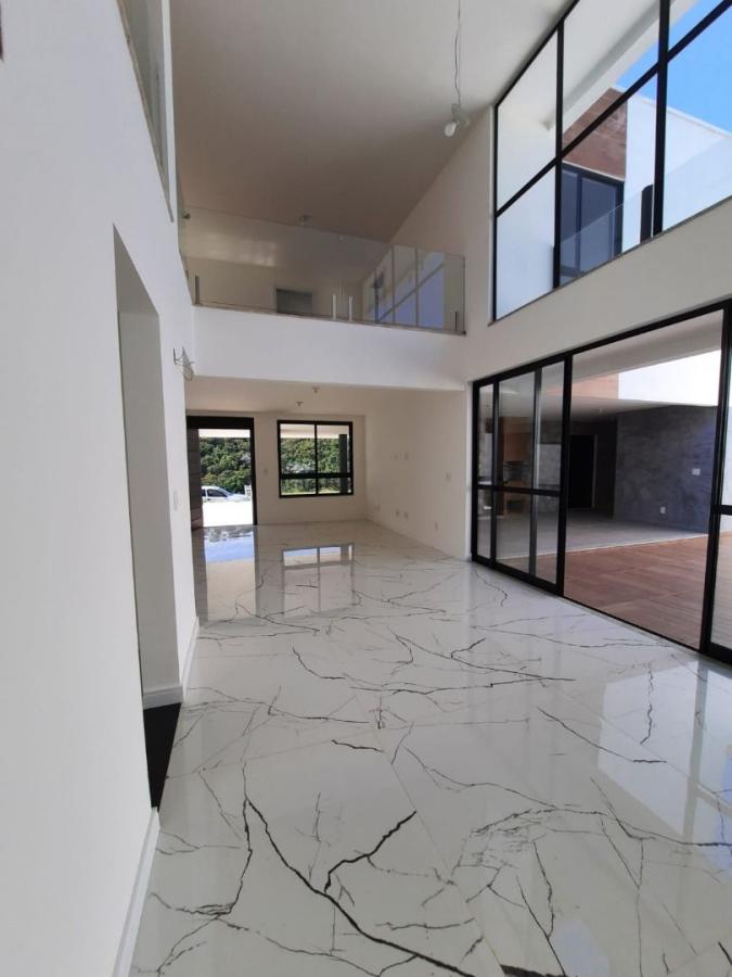 Casa de Condomínio à venda com 4 quartos, 402m² - Foto 2