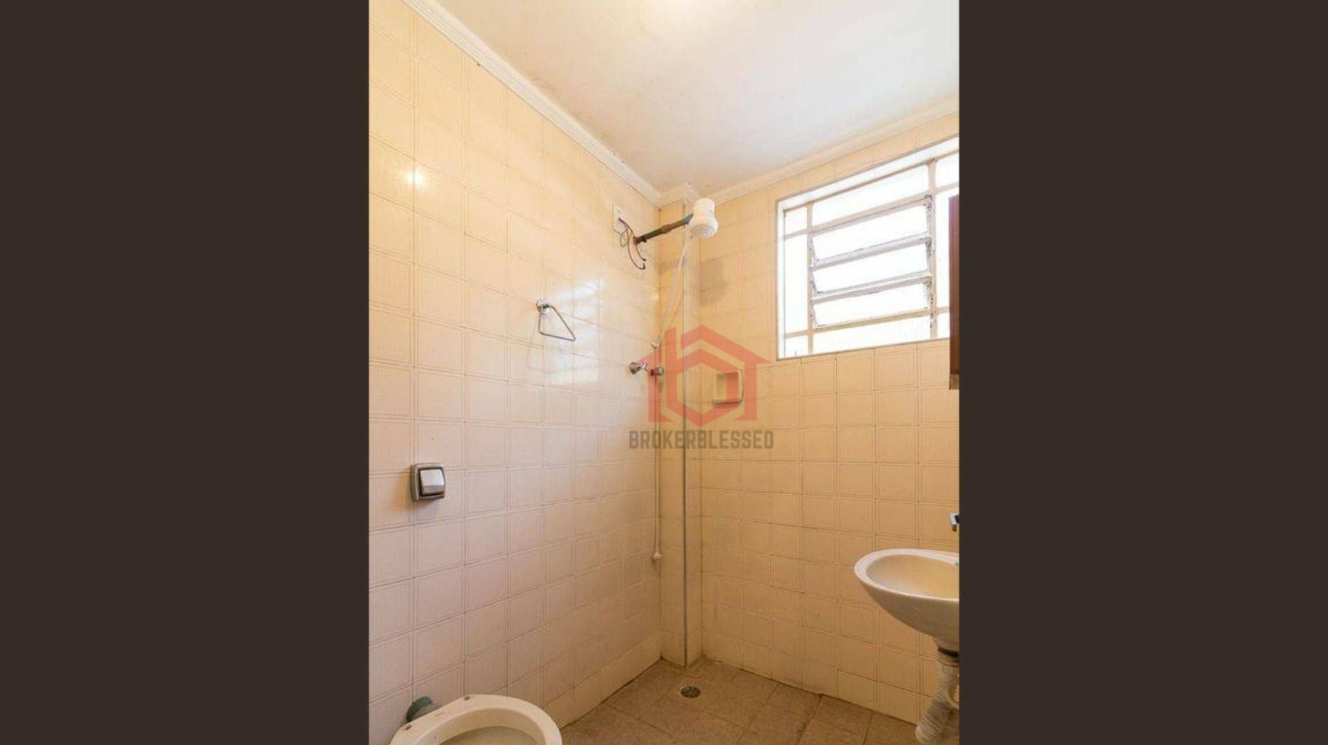 Casa à venda com 6 quartos, 200m² - Foto 21