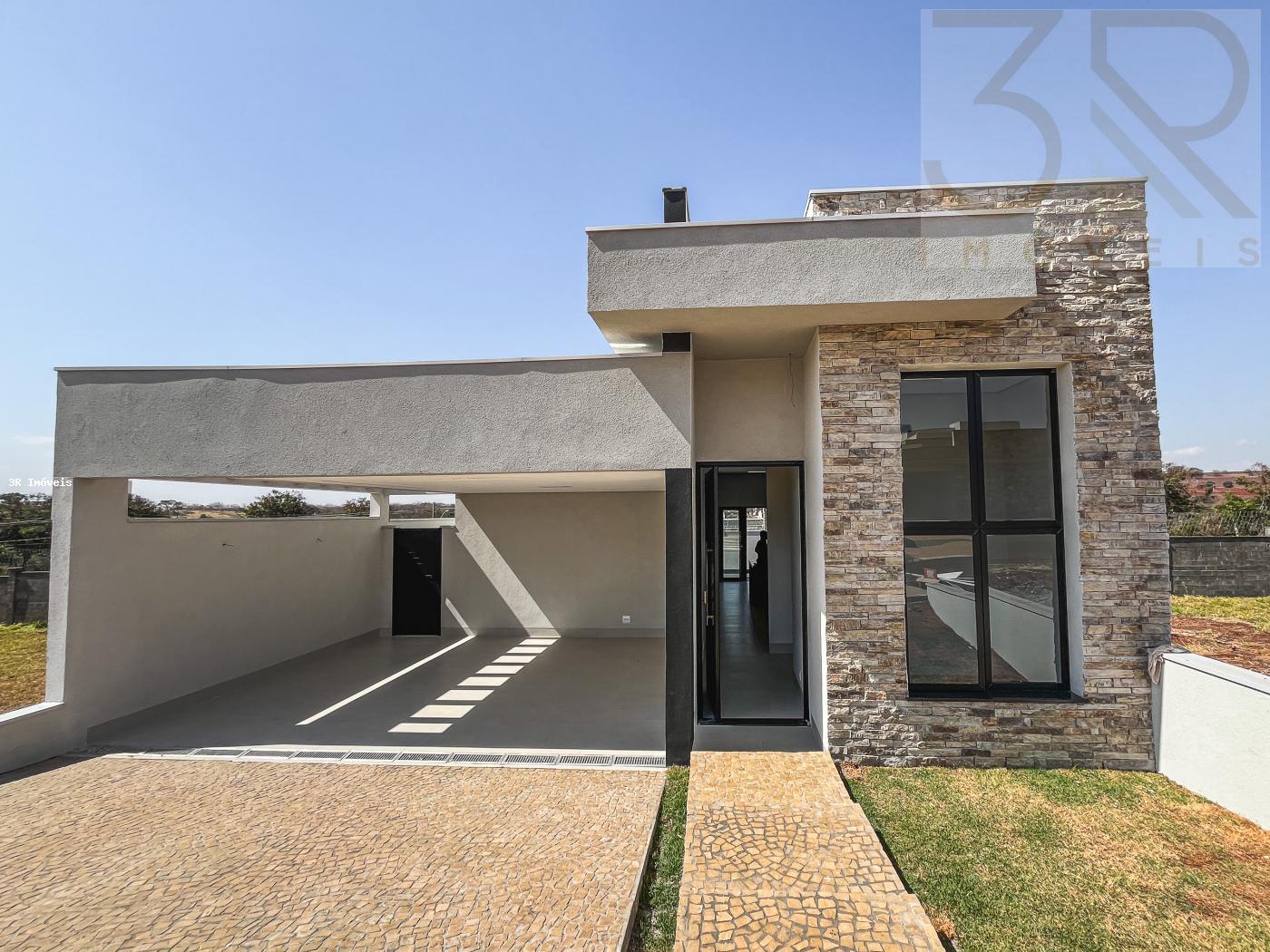 Casa de Condomínio à venda com 3 quartos, 255m² - Foto 1