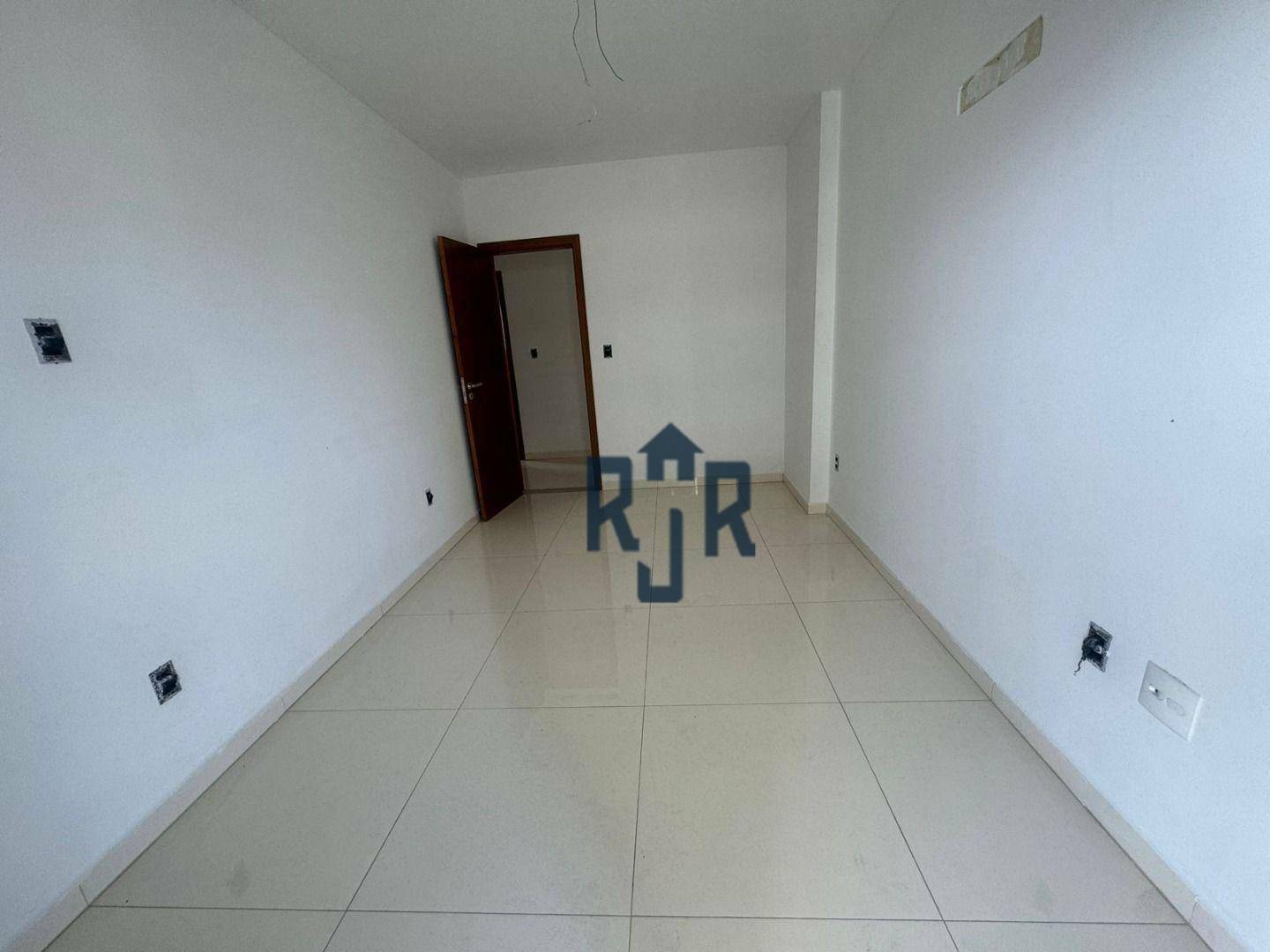 Apartamento à venda com 3 quartos, 129m² - Foto 2