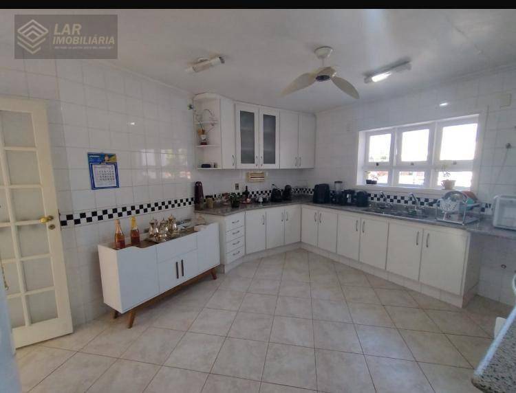 Casa, 3 quartos, 220 m² - Foto 3