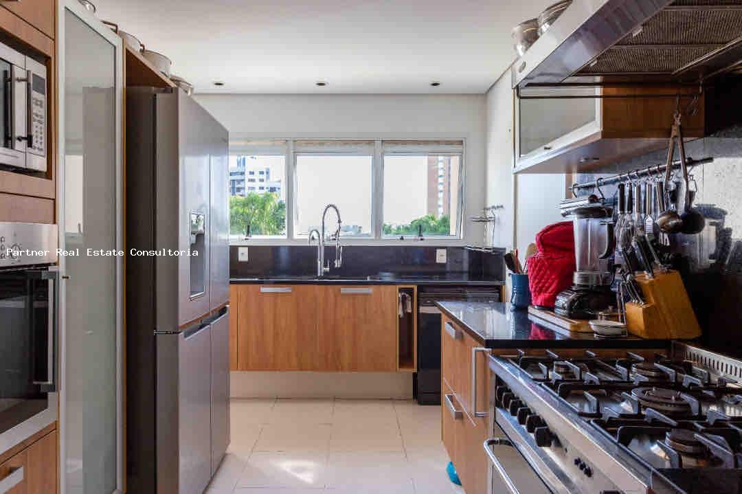 Apartamento à venda com 3 quartos, 211m² - Foto 16