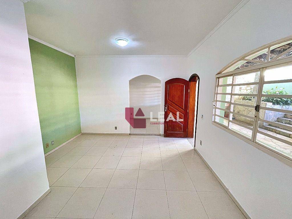 Casa à venda com 3 quartos, 223m² - Foto 16