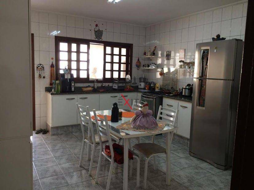 Sobrado à venda com 3 quartos, 182m² - Foto 2