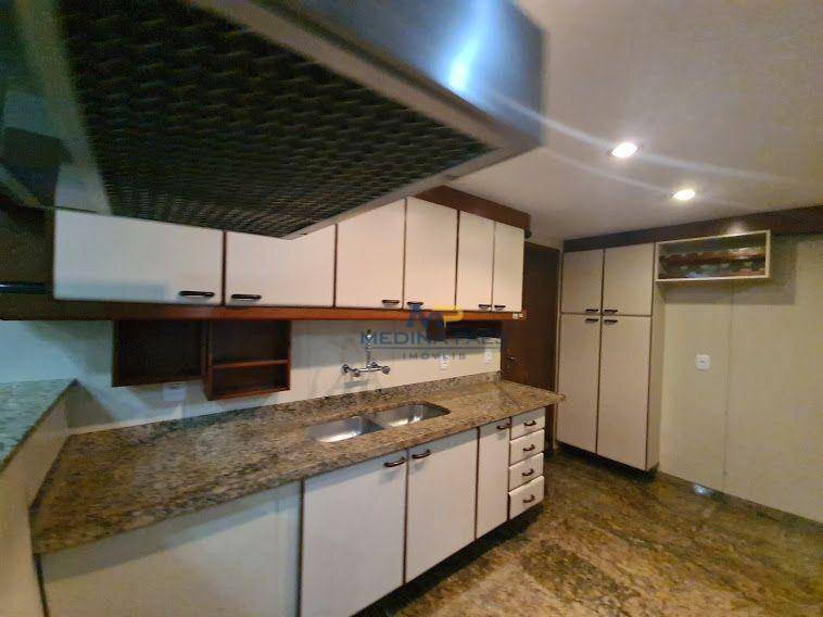 Apartamento à venda com 4 quartos, 260m² - Foto 9