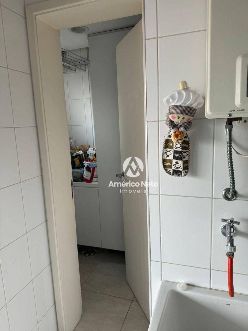 Apartamento à venda com 3 quartos, 82m² - Foto 3