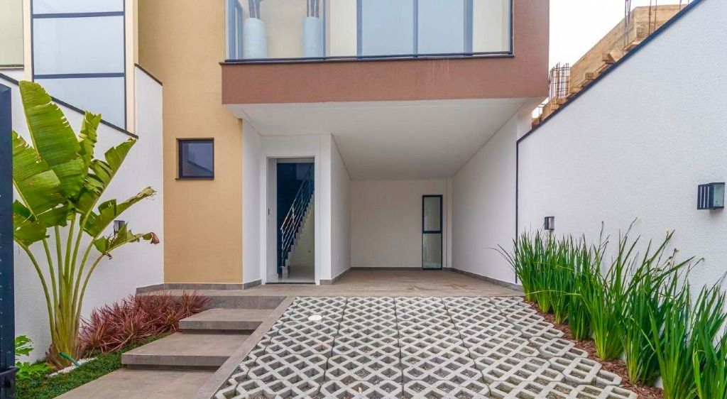 Sobrado à venda com 3 quartos, 187m² - Foto 1