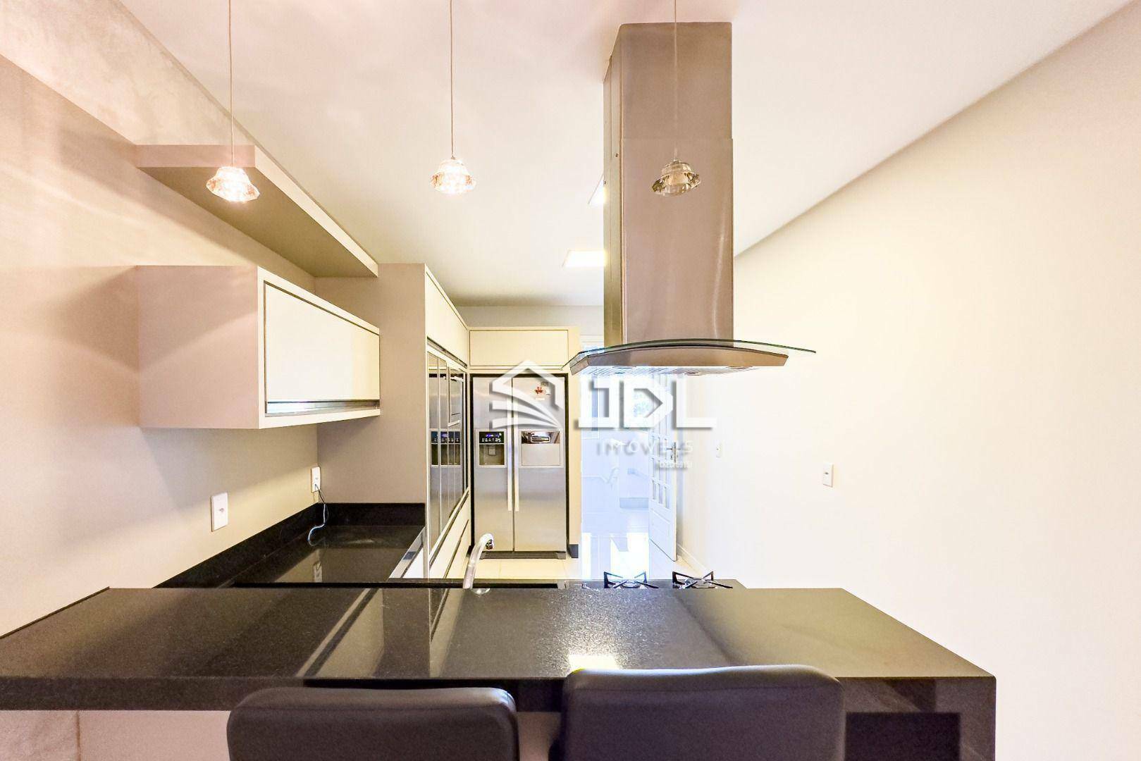 Casa à venda com 3 quartos, 269m² - Foto 24