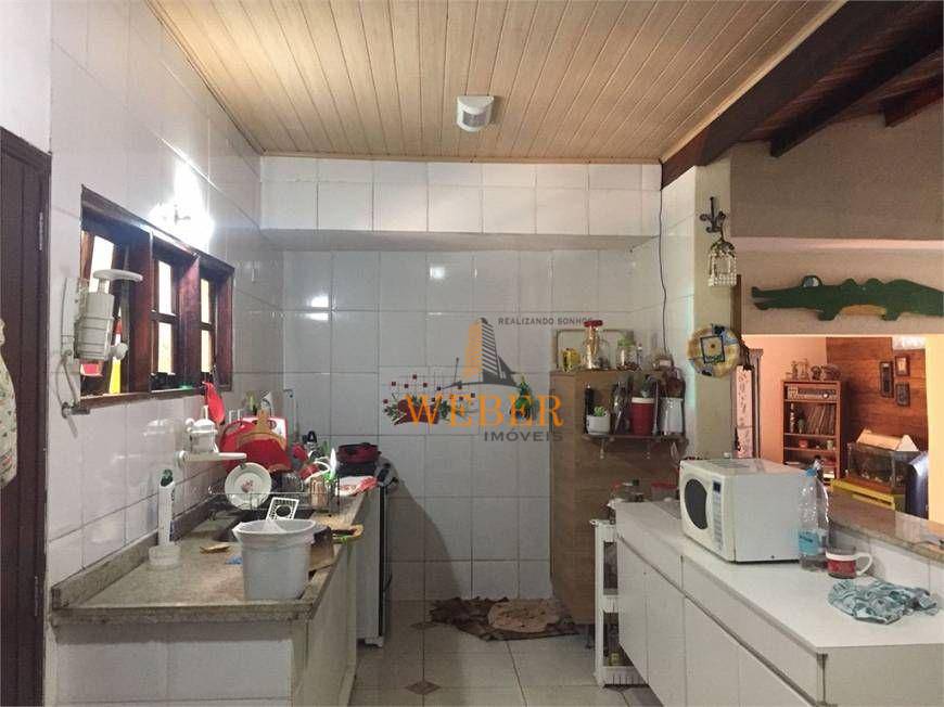 Casa à venda com 5 quartos, 250m² - Foto 25