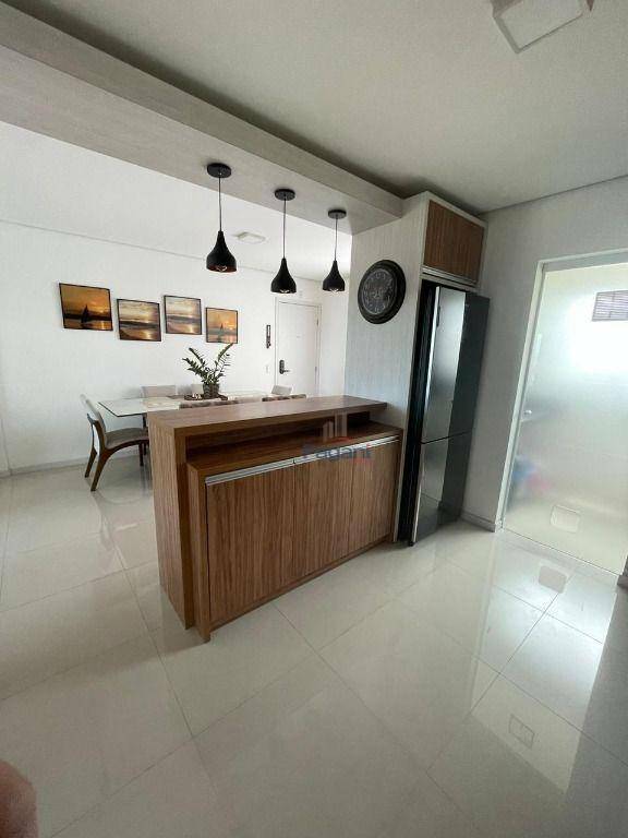 Apartamento à venda com 3 quartos, 100m² - Foto 2