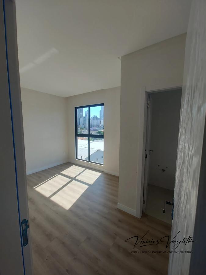 Apartamento à venda com 2 quartos, 64m² - Foto 7