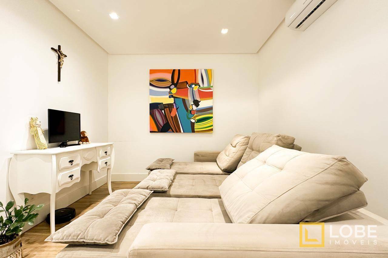 Apartamento à venda com 4 quartos, 222m² - Foto 18